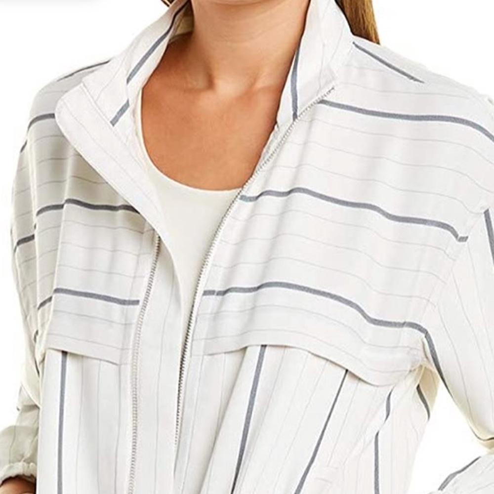 Vince Camuto light jacket
